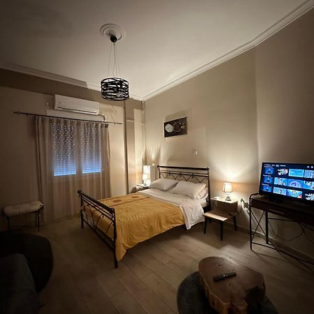 Ζεστή Φωλίτσα Στο Κέντρο. Apartment Atena Exterior foto