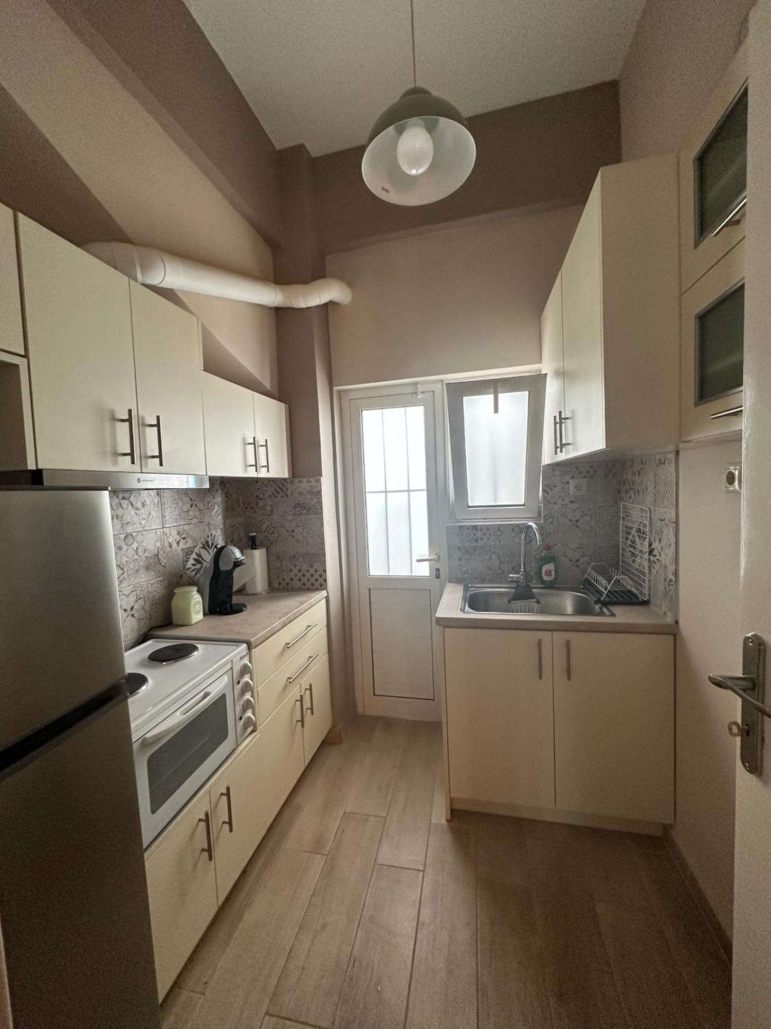 Ζεστή Φωλίτσα Στο Κέντρο. Apartment Atena Exterior foto