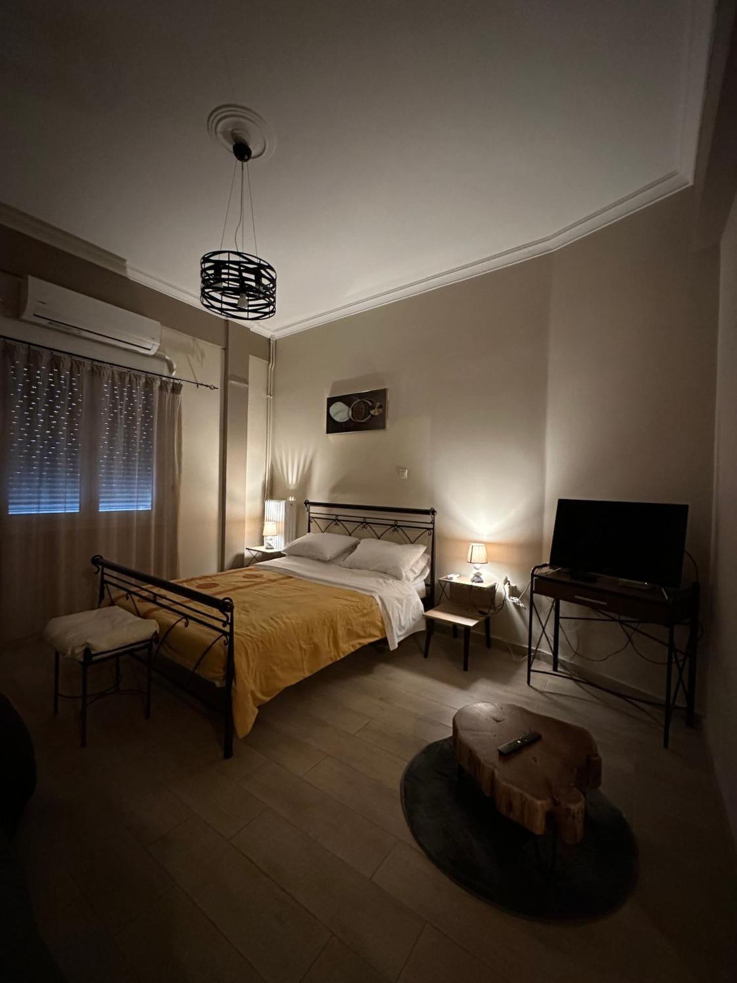 Ζεστή Φωλίτσα Στο Κέντρο. Apartment Atena Exterior foto