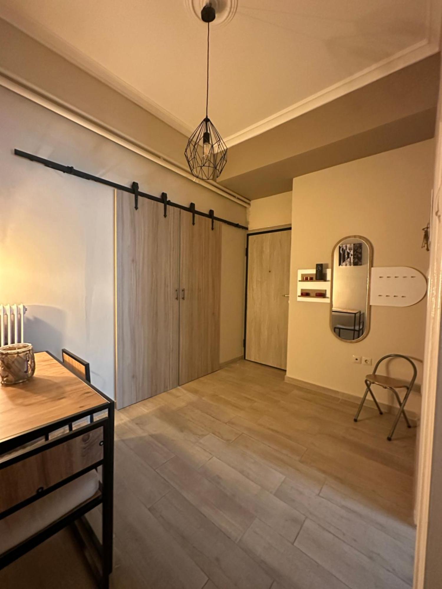 Ζεστή Φωλίτσα Στο Κέντρο. Apartment Atena Exterior foto