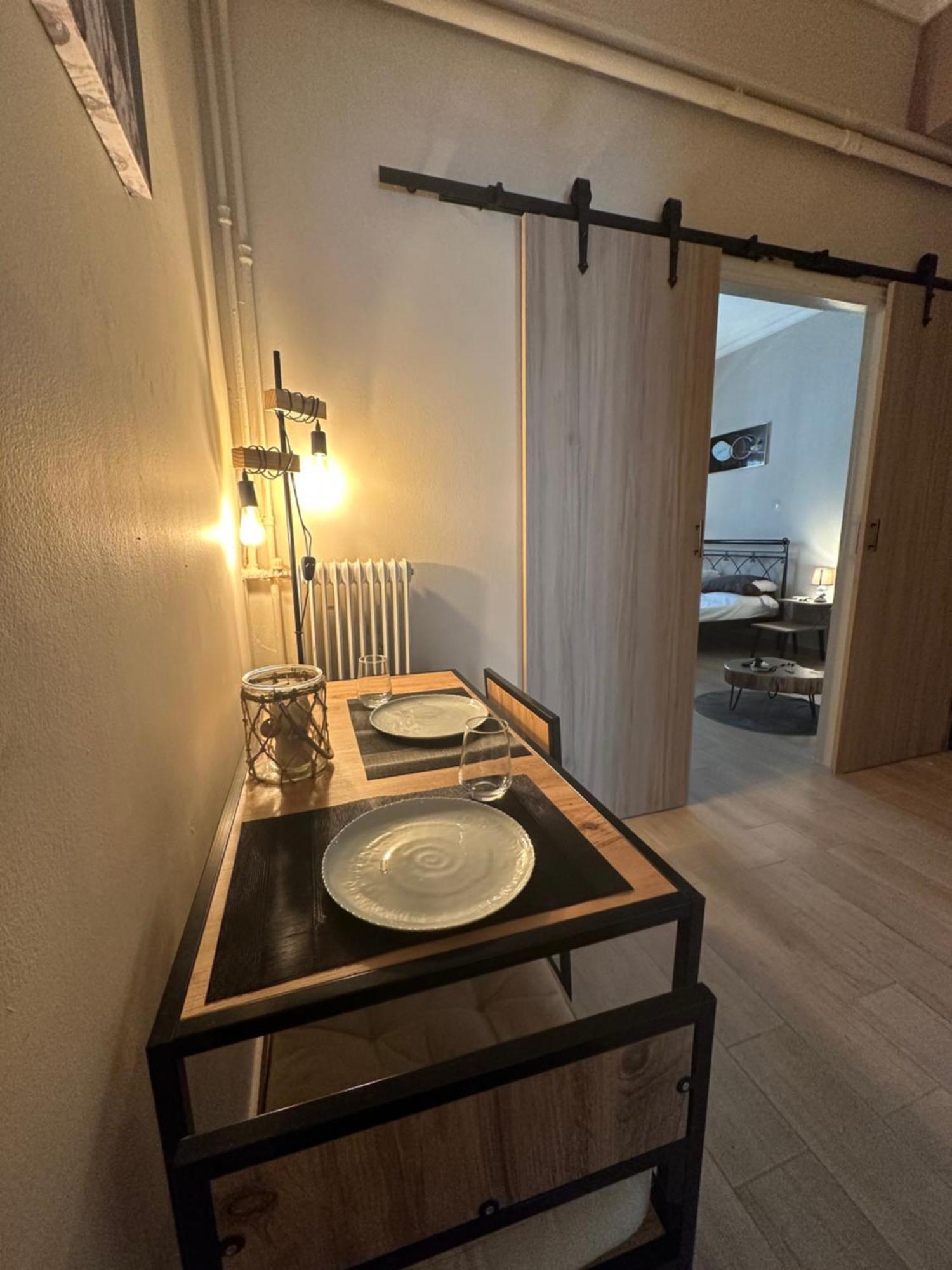 Ζεστή Φωλίτσα Στο Κέντρο. Apartment Atena Exterior foto
