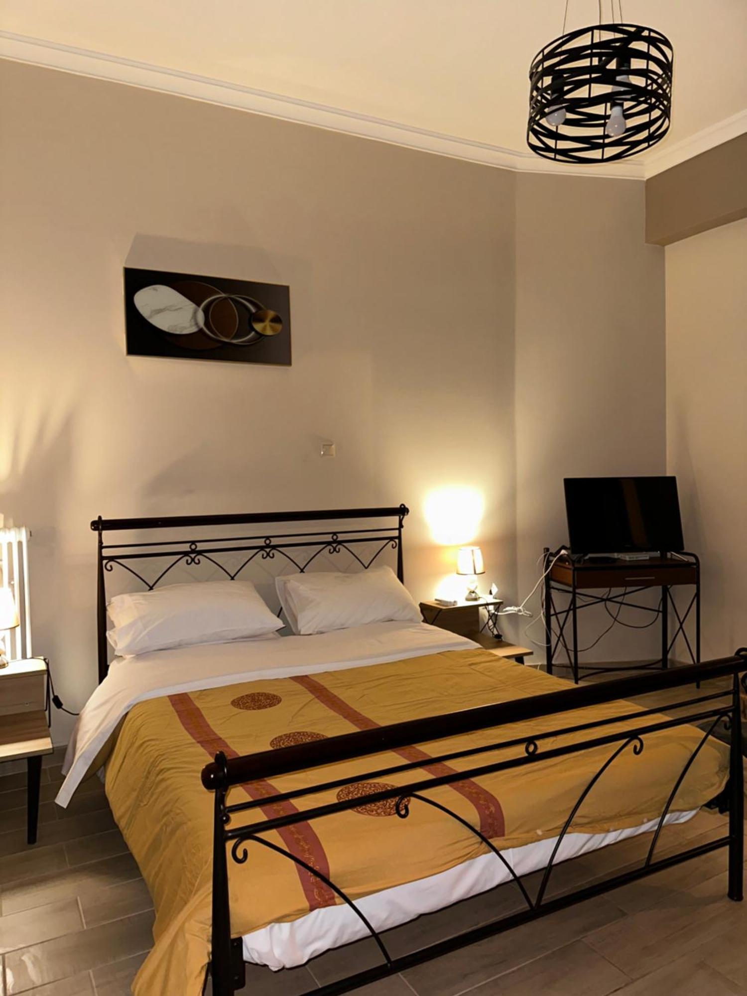 Ζεστή Φωλίτσα Στο Κέντρο. Apartment Atena Exterior foto