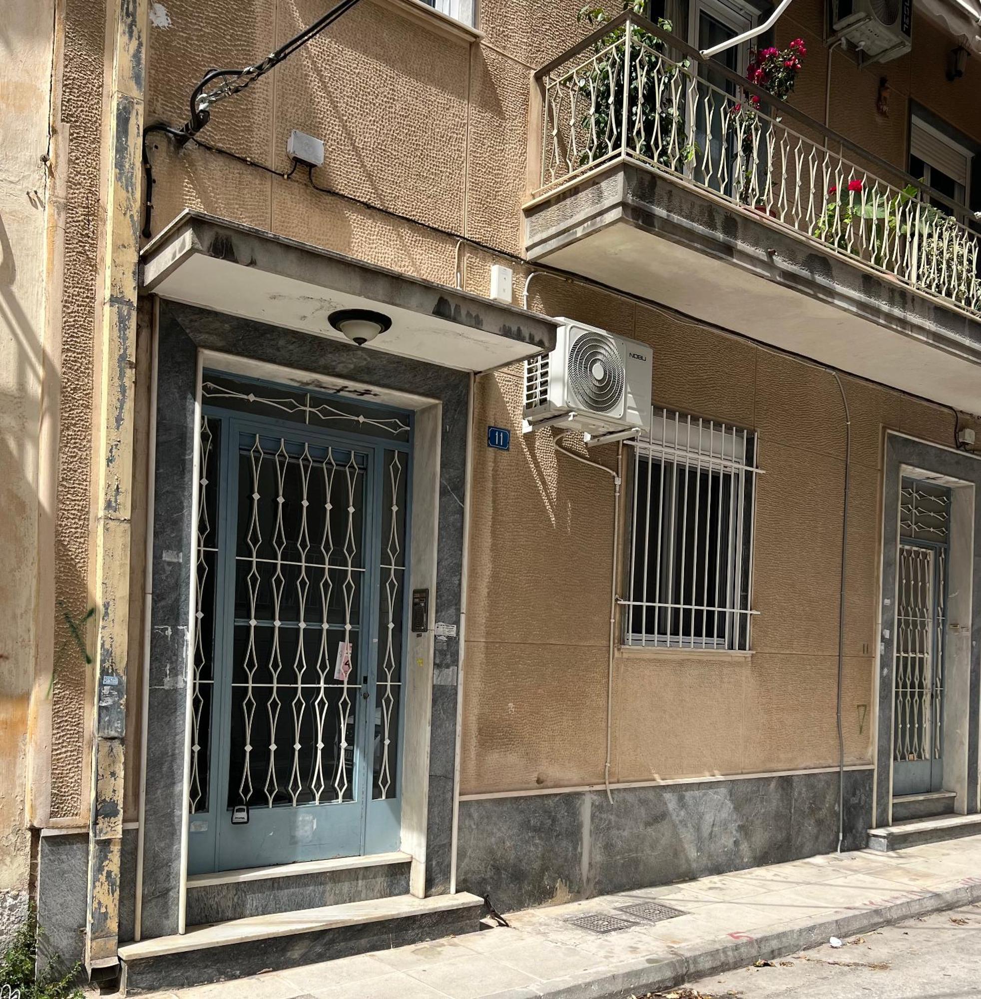Ζεστή Φωλίτσα Στο Κέντρο. Apartment Atena Exterior foto